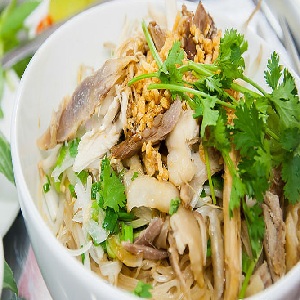 Giảm cân cùng món miến gà trộn giá